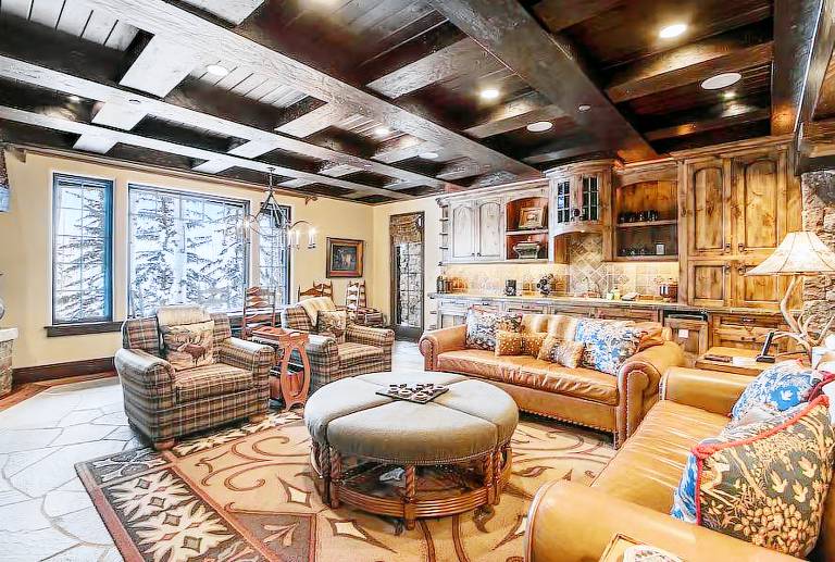 Vacation home with sauna, hot tub & grill — photo 4