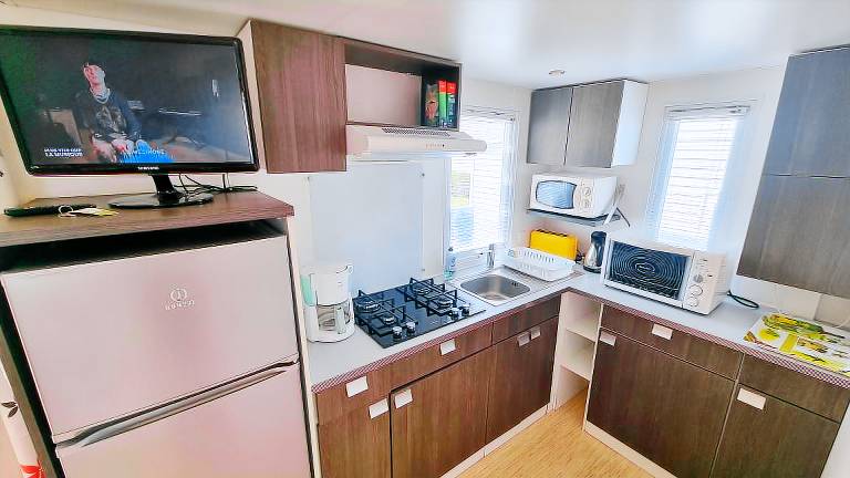 Child-friendly camping suite with yard, barbeque & heated pool | Nature view | Pets are welcome — photo 4