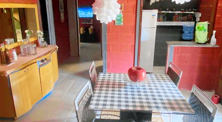 Vacation home with pool — photo 4