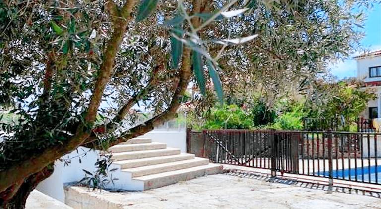 Vacation home with garden, patio & grill in Viseu