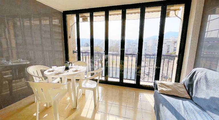 Holiday apartment with terrace — photo 3