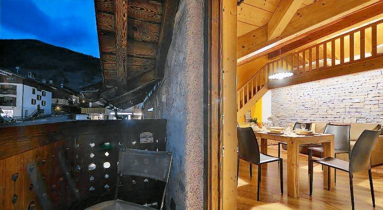 Rental apartment with patio, yard & grill — photo 3