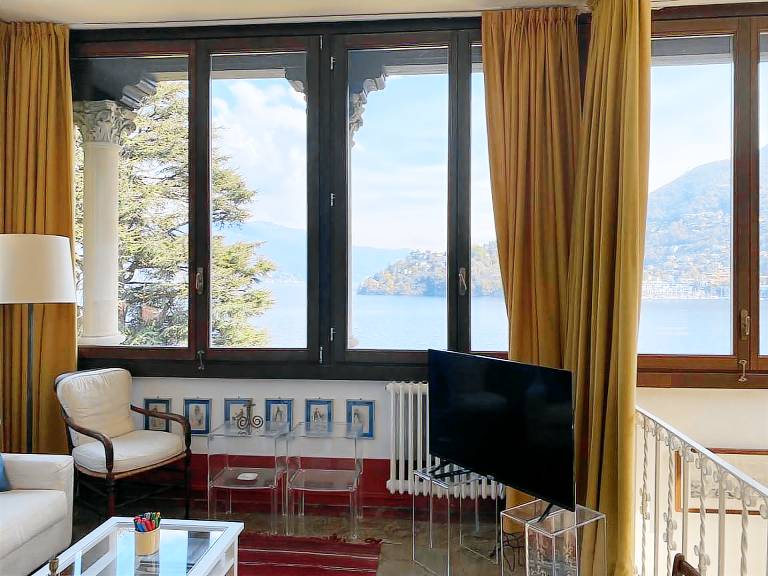 Fully equipped pleasant house with garden, grill & fast internet | Lake view | Good for workation | Pets allowed in Laveno Mombello