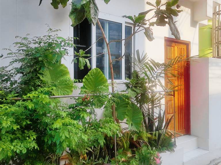 Rental apartment with yard — photo 3