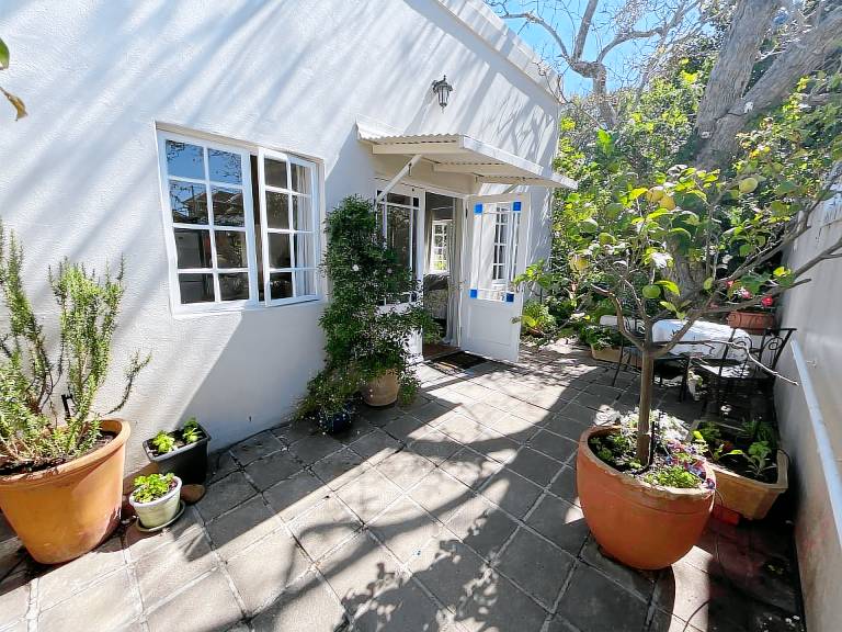 Rose Cottage in Kenilworth