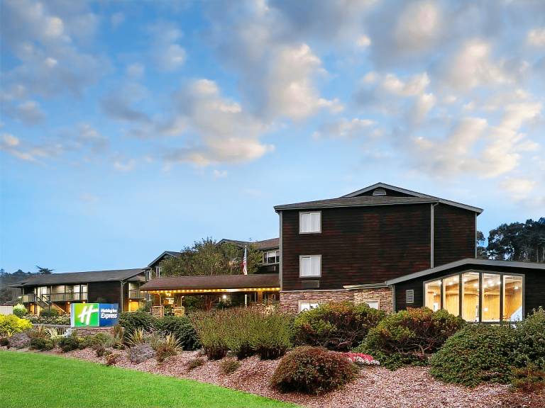 Holiday Inn Express Fort Bragg By IHG — photo 2