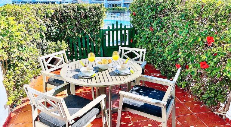 Apartment with pool, patio & yard | Good for workation | Pets allowed in San Bartolomé de Tirajana