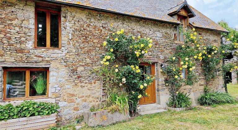 House with 2 rooms for 6 persons in Saint-Quentin-sur-le-Homme
