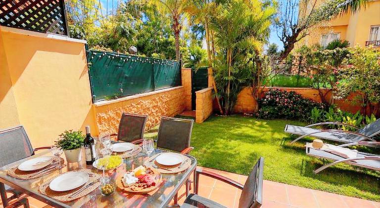 Holiday apartment with garden & pool — photo 5