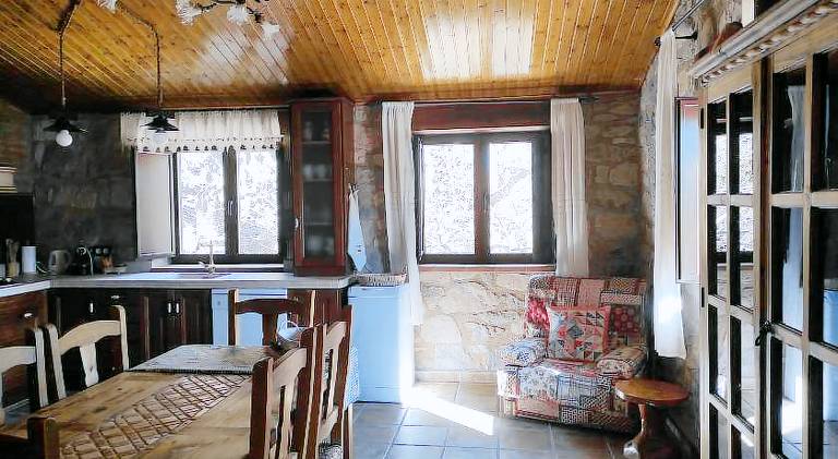 Holiday apartment with barbecue, patio & garden — photo 4