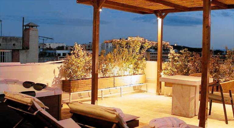 Private Rooftop - Acropolis view - Jacuzzi - Metro in Athens