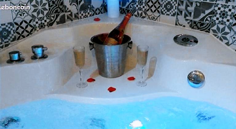 Ecrin d' Amour suite romantique avec Jacuzzi — photo 5