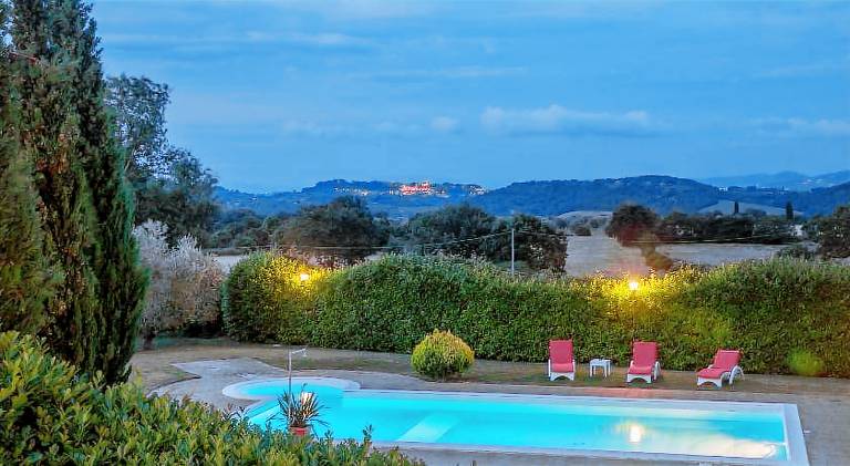 Farm with yard, pool & patio | Pets are welcome — photo 4