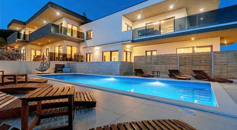 Holiday apartment with pool, garden & terrace | Pet-friendly — photo 2