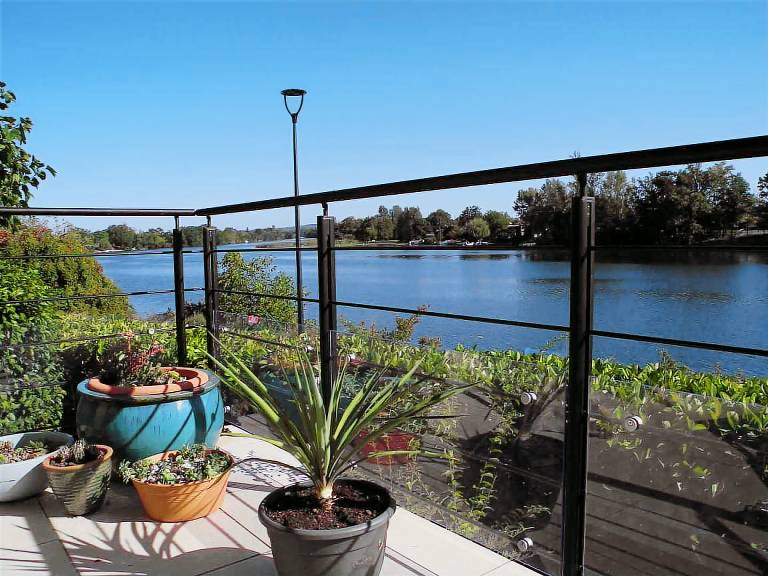 Gite with patio, BBQ & garden — photo 3