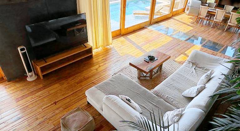 Vacation home with jacuzzi & pool — photo 2