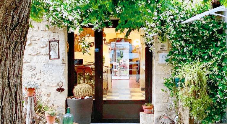 Logis Hotel Restaurant Hostellerie de la Tour — photo 3