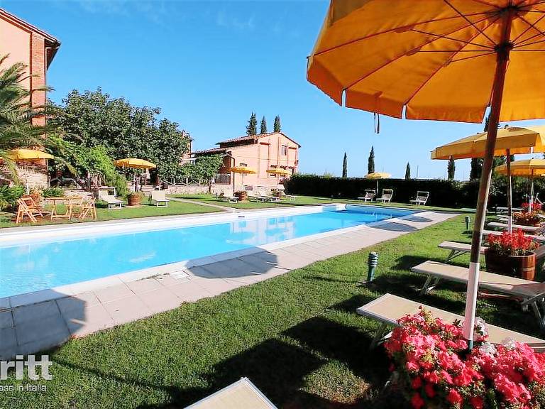 Beautiful vacation home with terrace, yard & BBQ | Dogs allowed — photo 3