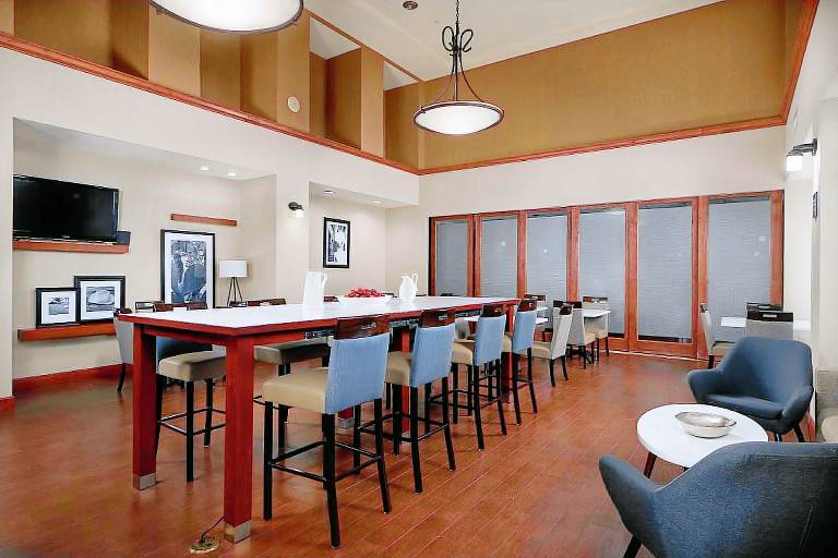 Hampton Inn & Suites Phoenix-Surprise — photo 4