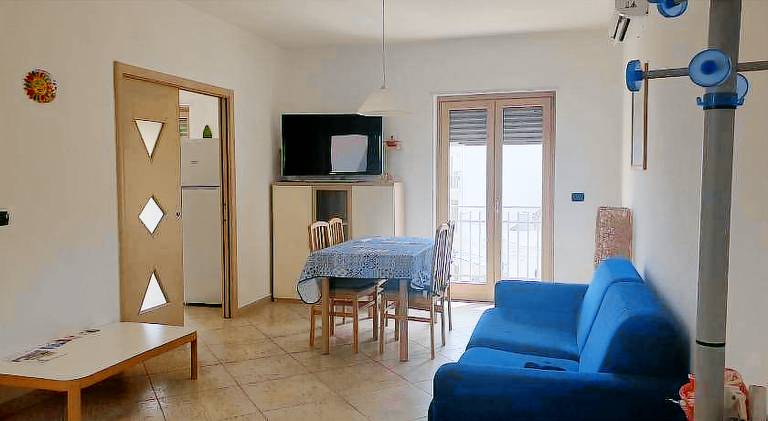 Rental apartment with 2 rooms for 6 persons — photo 2