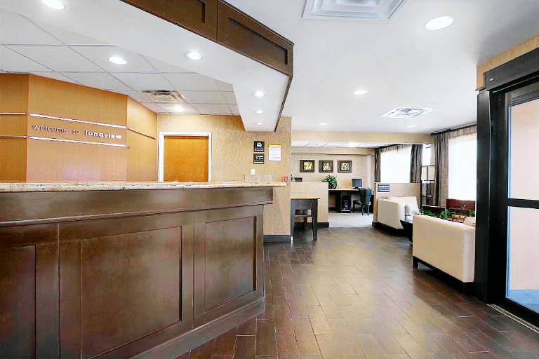 Days Inn by Wyndham Longview South — photo 4