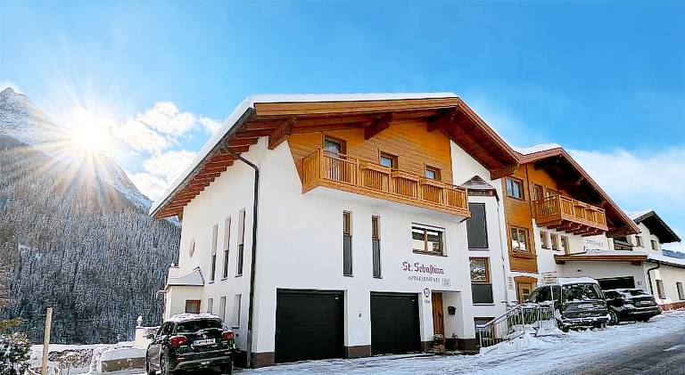 Beautiful apartment with yard & patio | Pet-friendly in Pettneu am Arlberg