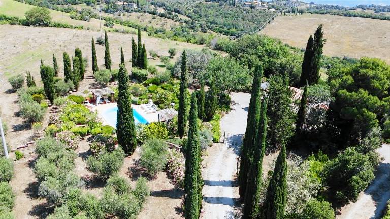 Family-oriented pleasant farm with pool & garden | Pet-friendly — photo 3