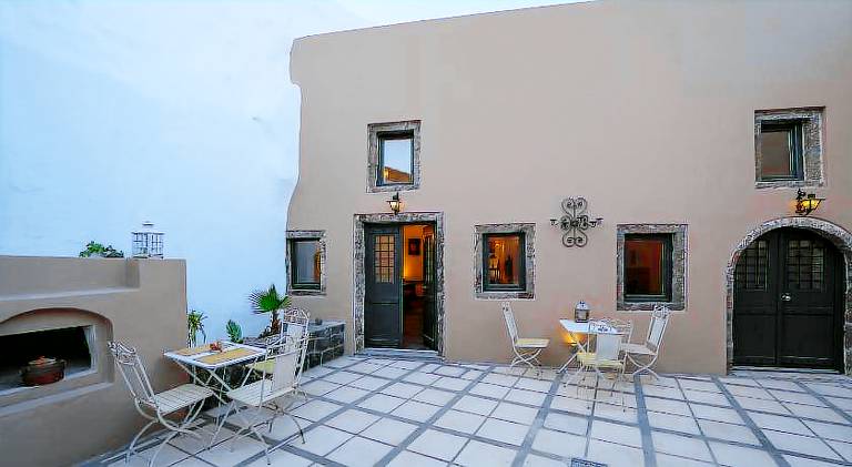 Serviced apartment with pool — photo 5