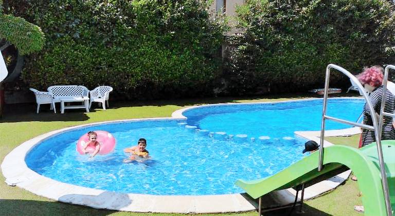 Lovely serviced apartment with sauna, pool & patio | Next to the beach | Pets are welcome in Burgas
