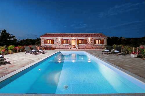 Villa Novalja