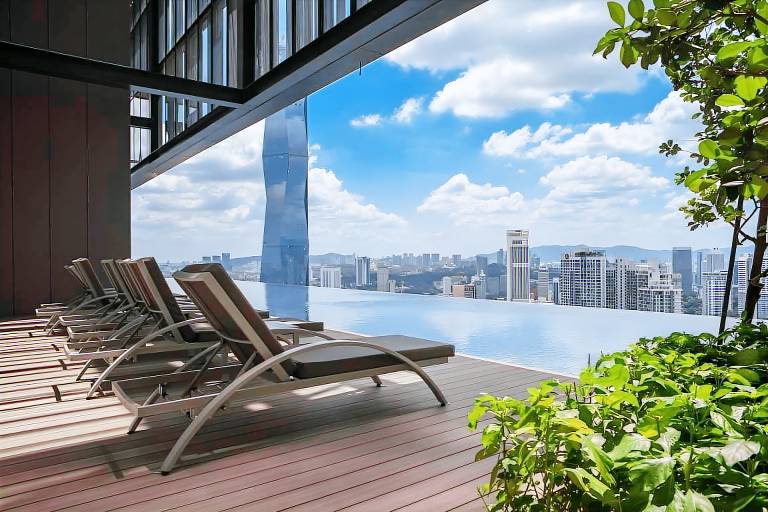 Rental apartment with BBQ, pool & hot tub | Close to Jalan Alor | Good for workation | Dogs allowed — photo 3