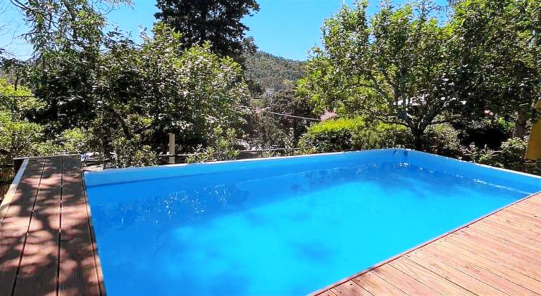 Vacation home with garden, hot tub & patio | Good for workation in Poppi