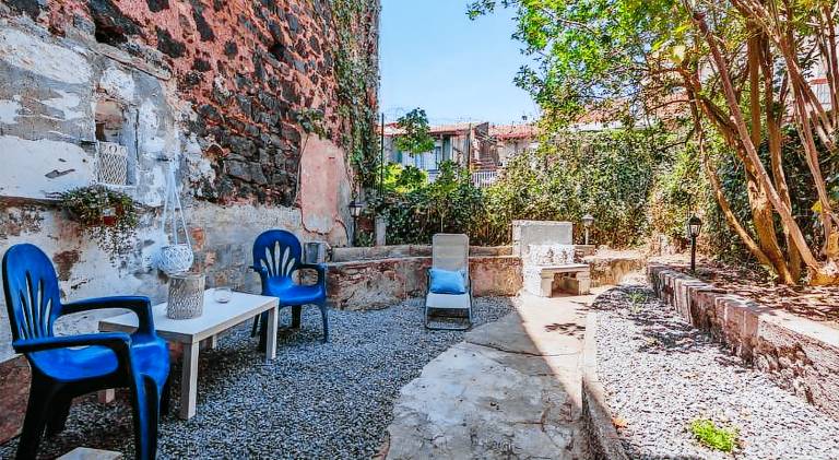 House with patio & yard | Close to Catania Cathedral | Good for workation | Pets allowed — photo 5