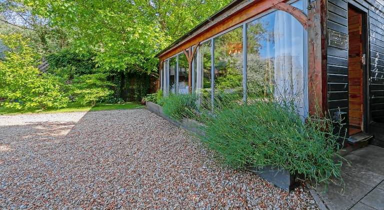 Lodge with terrace & hot tub | Pets are welcome — photo 5