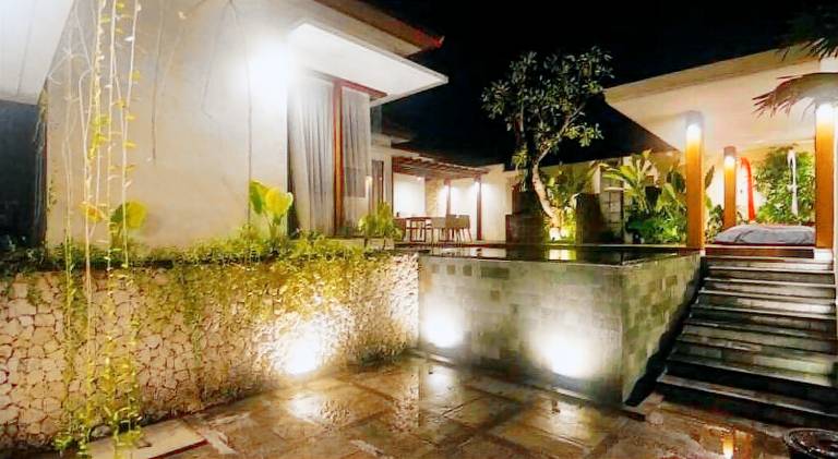 Villa with pool — photo 3