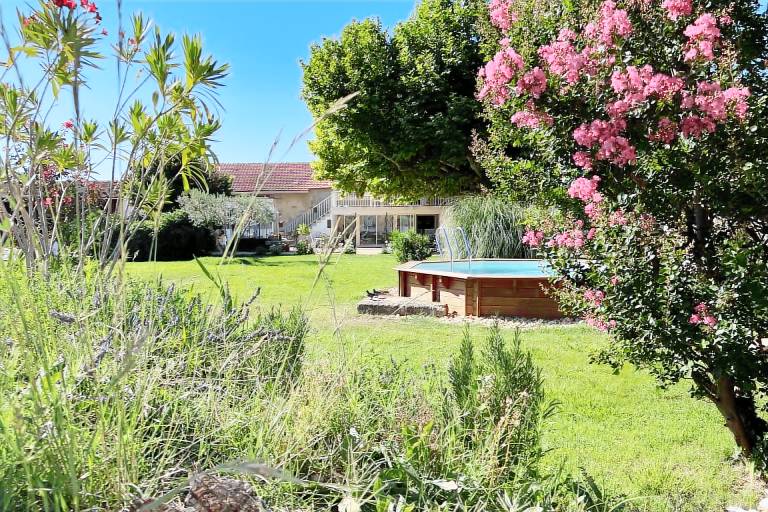 Rental apartment with private pool & BBQ | Mountain view — photo 4