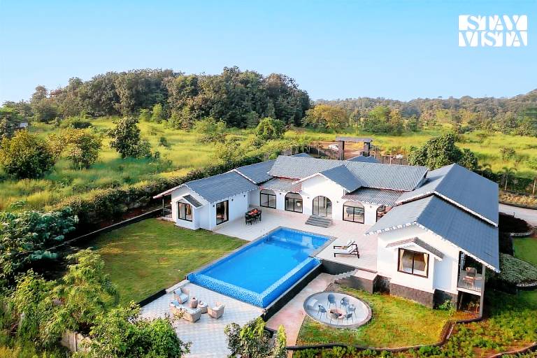 Villa with barbeque, private pool & garden in Nashik