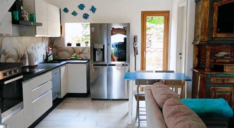 Vacation home with yard, terrace & barbecue — photo 3