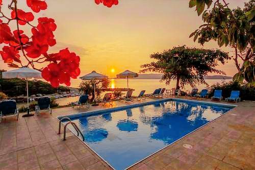 Holiday apartment with terrace, pool & yard | Pet-friendly — photo 2