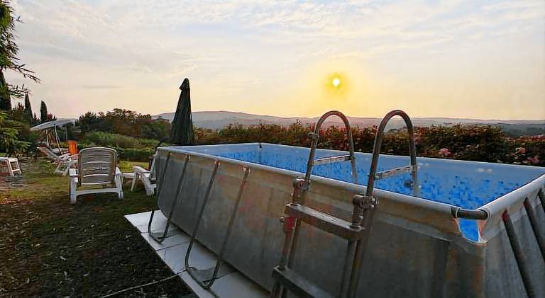 Vacation home with pool — photo 4