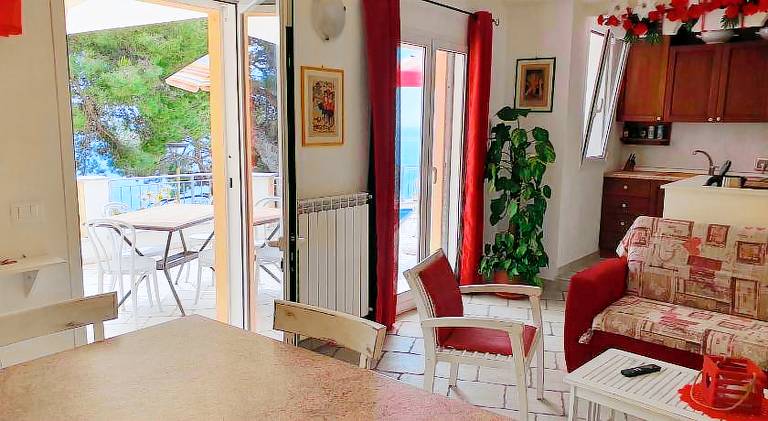 Holiday apartment with 2 rooms for 6 persons — photo 4