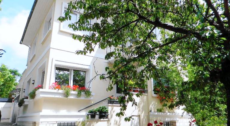 Villa Sunshine in Le Kremlin-Bicetre