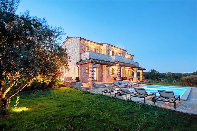 Fully equipped wonderful villa with terrace, garden & fast internet | Pet-friendly — photo 3