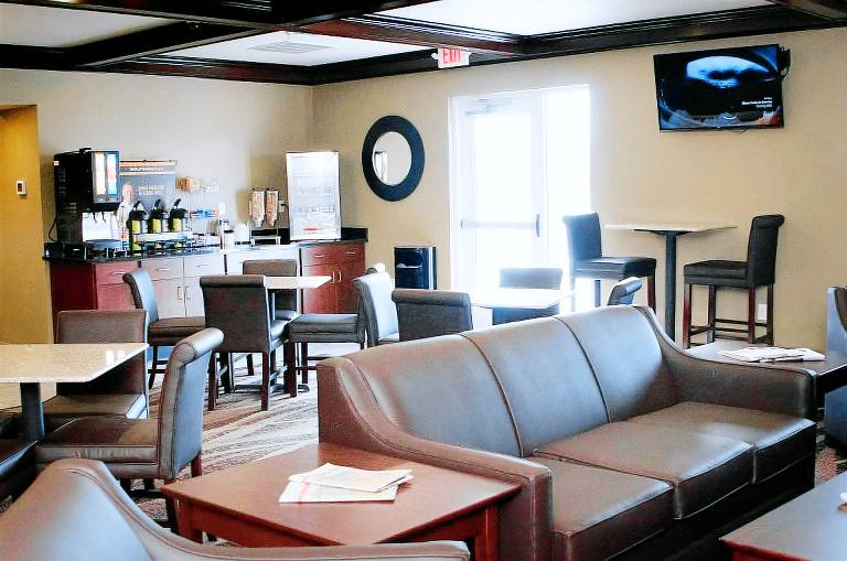 Cobblestone Inn - Soda Springs — photo 4