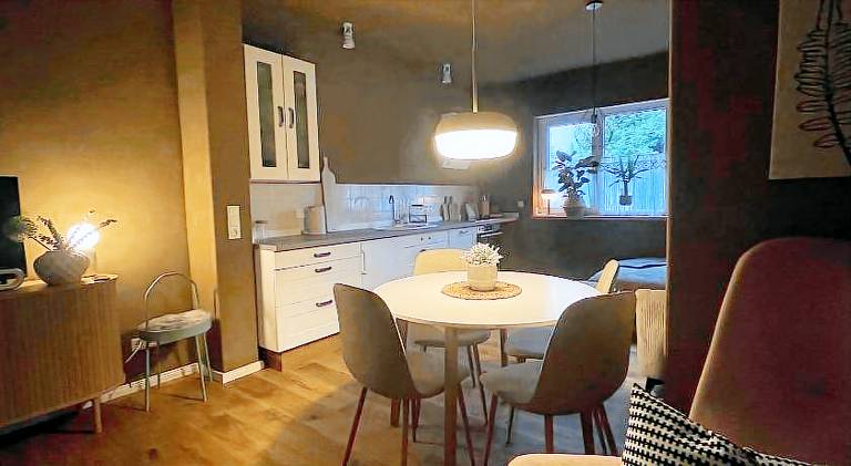 Apartment with yard — photo 4