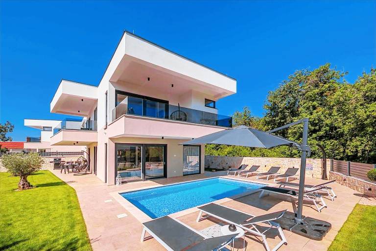 Villa Njivice