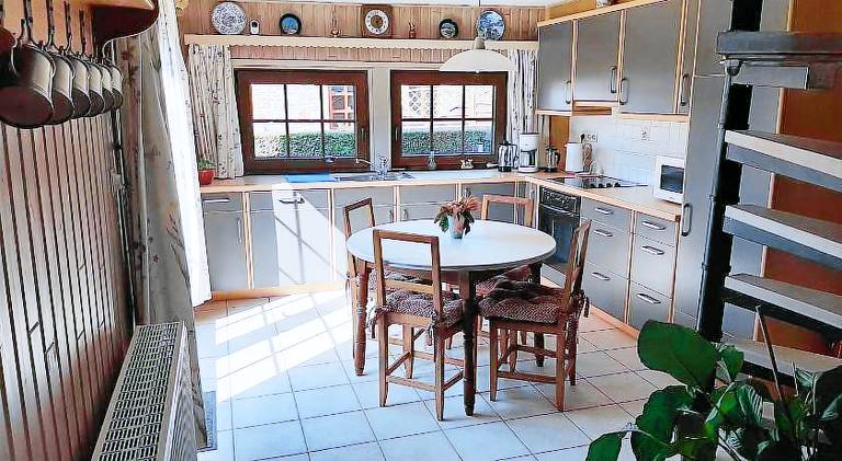 Vacation home with pool | Pet-friendly — photo 4