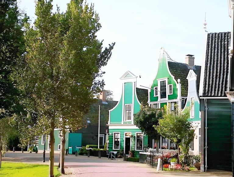 Stay overnight at Windmill Village Zaanse Schans Amsterdam