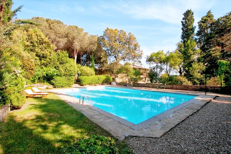 Villa with private pool, terrace & yard — photo 3
