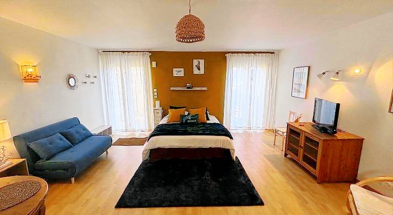 Rental apartment with barbeque, yard & terrace — photo 2